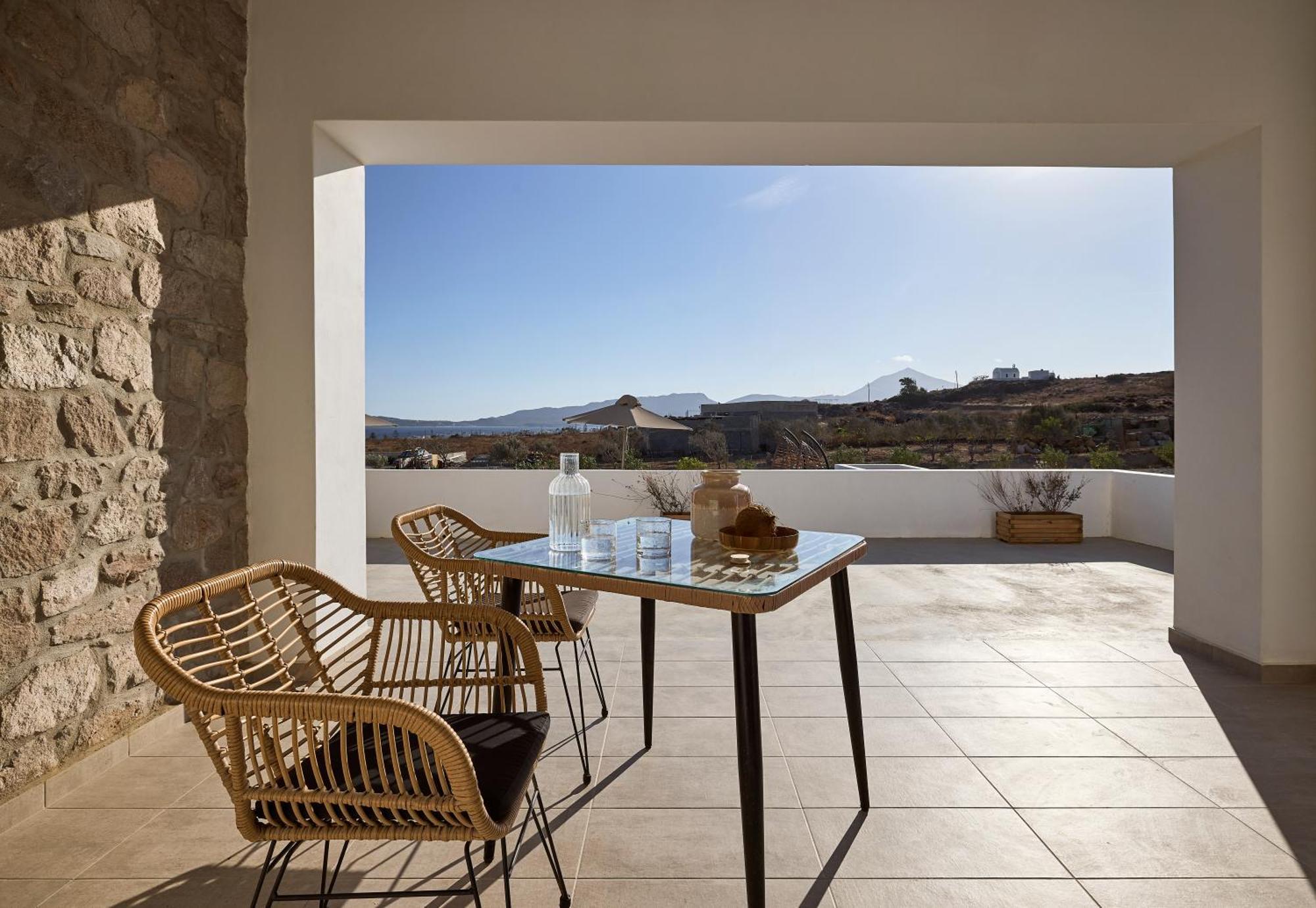 Kedros Milos Suites Adamantas  Quarto foto