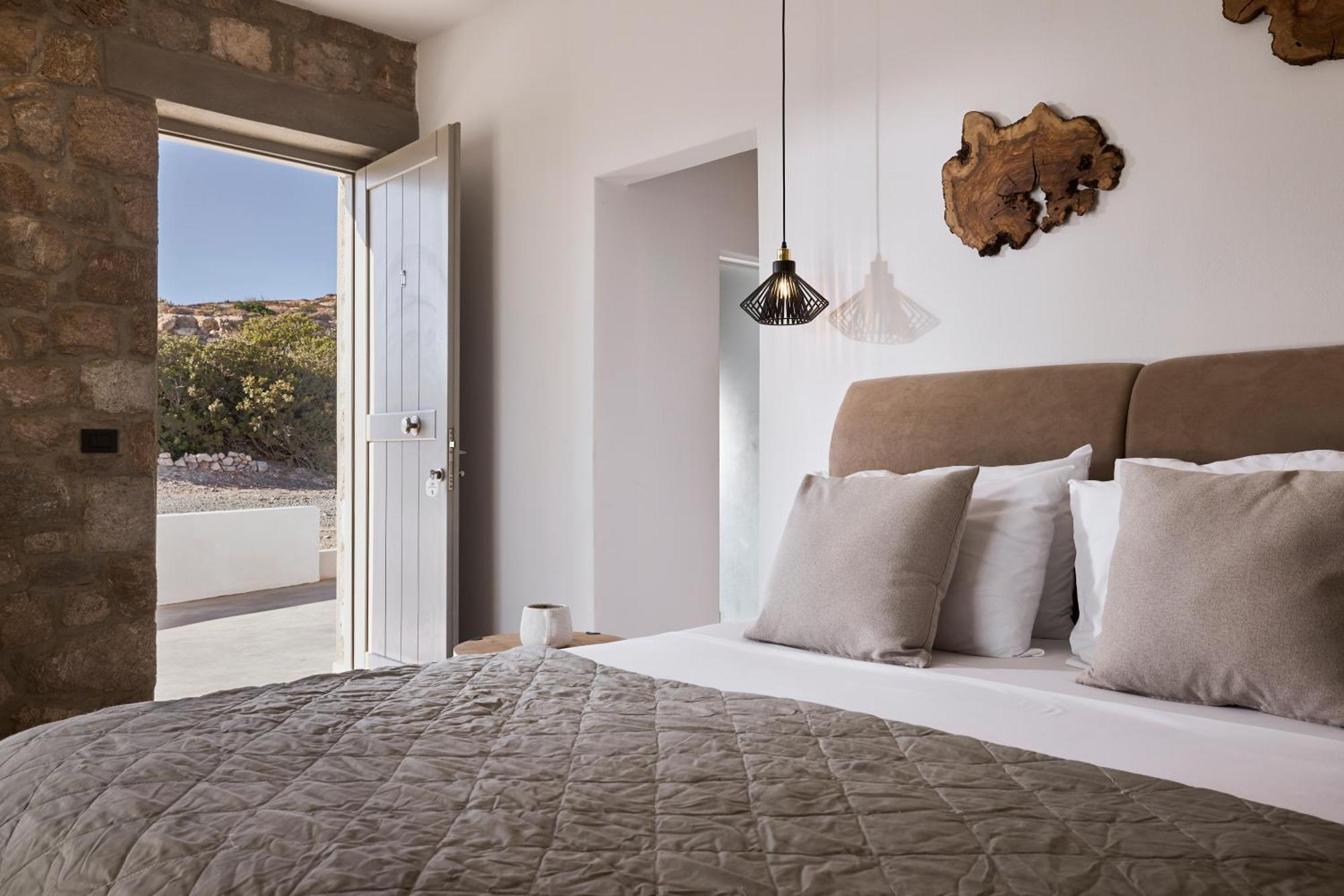 Kedros Milos Suites Adamantas  Quarto foto