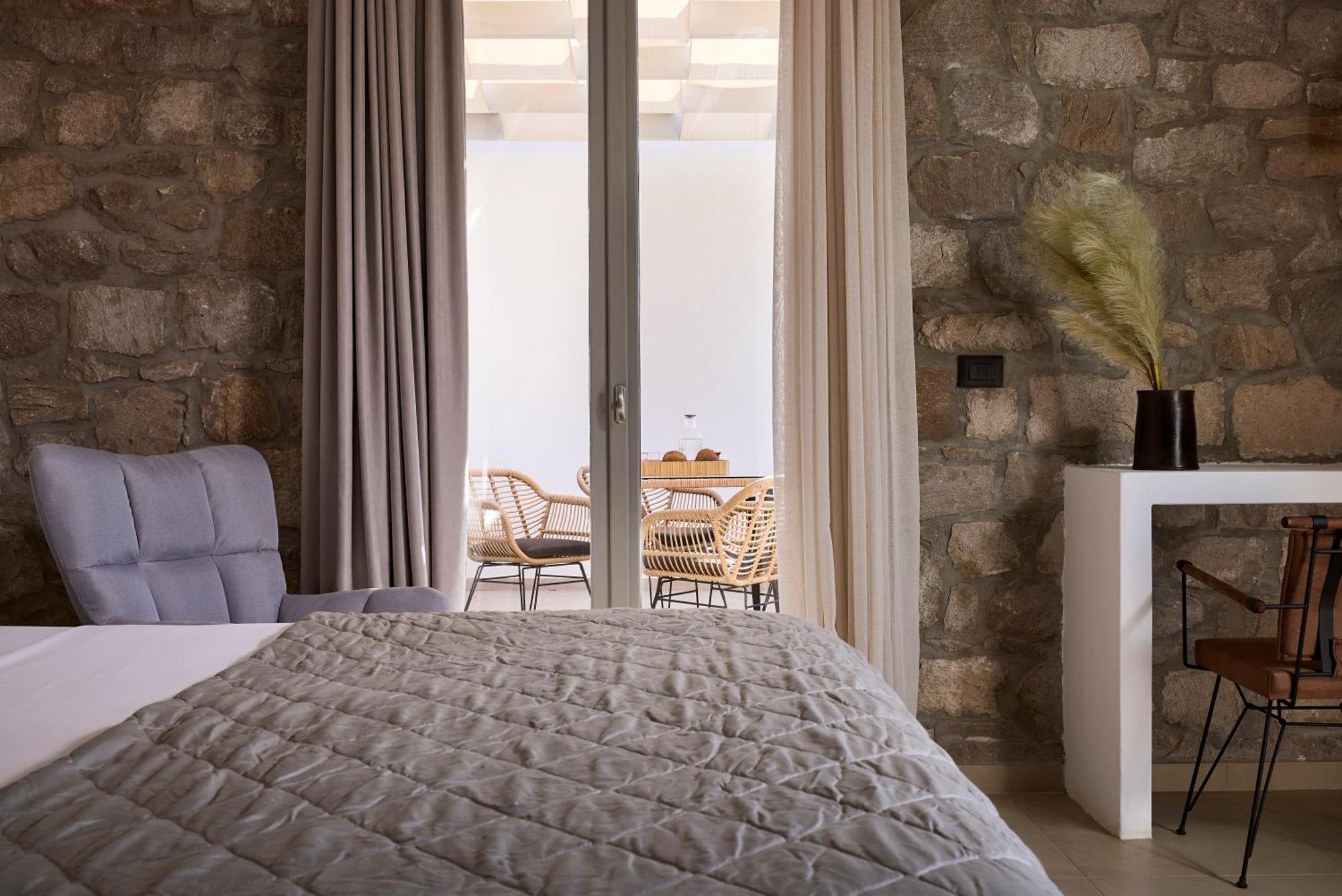 Kedros Milos Suites Adamantas  Quarto foto