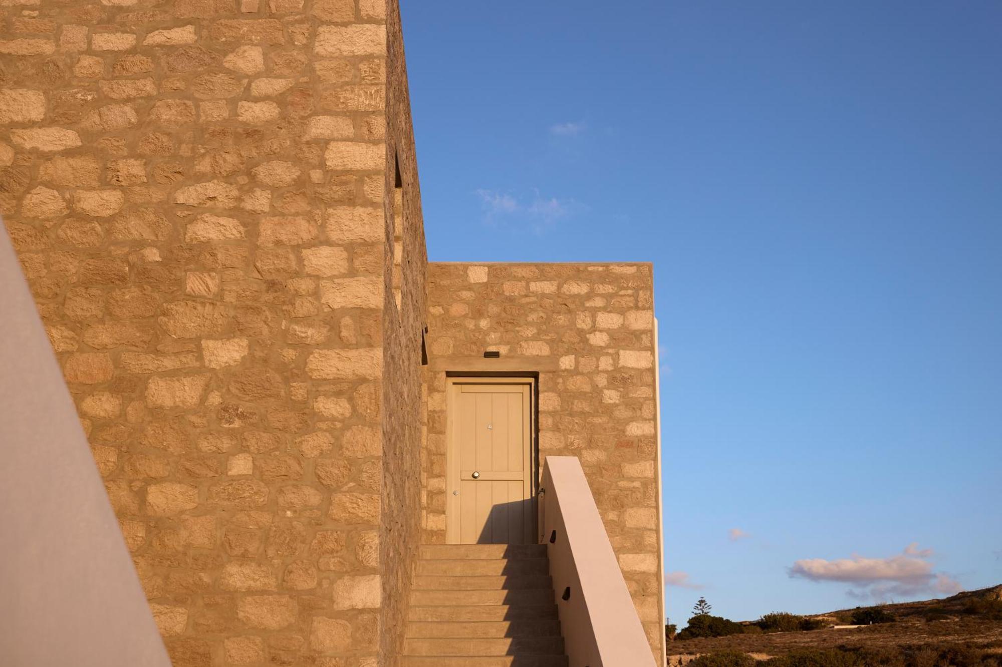 Kedros Milos Suites Adamantas  Quarto foto