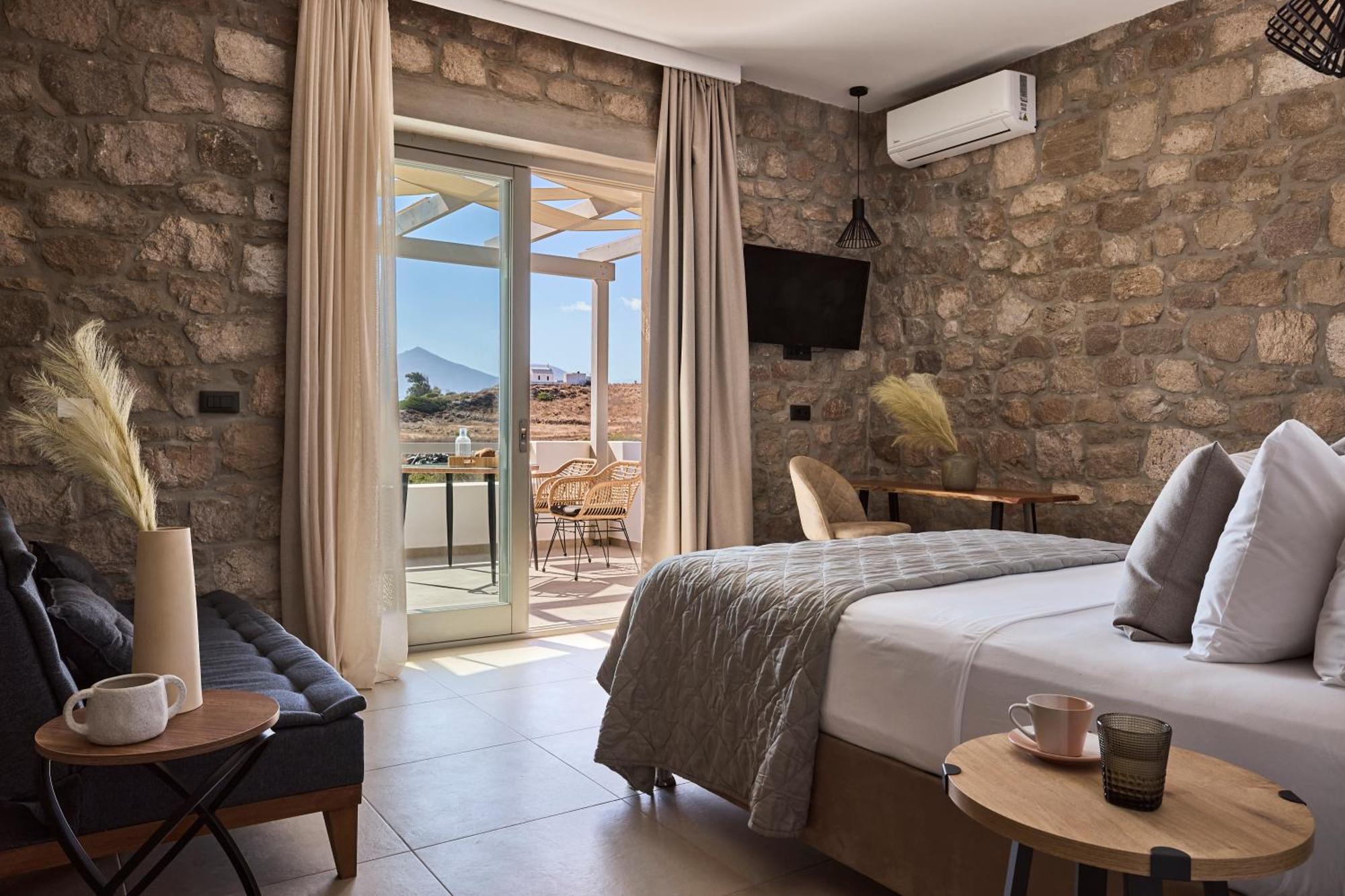 Kedros Milos Suites Adamantas  Quarto foto