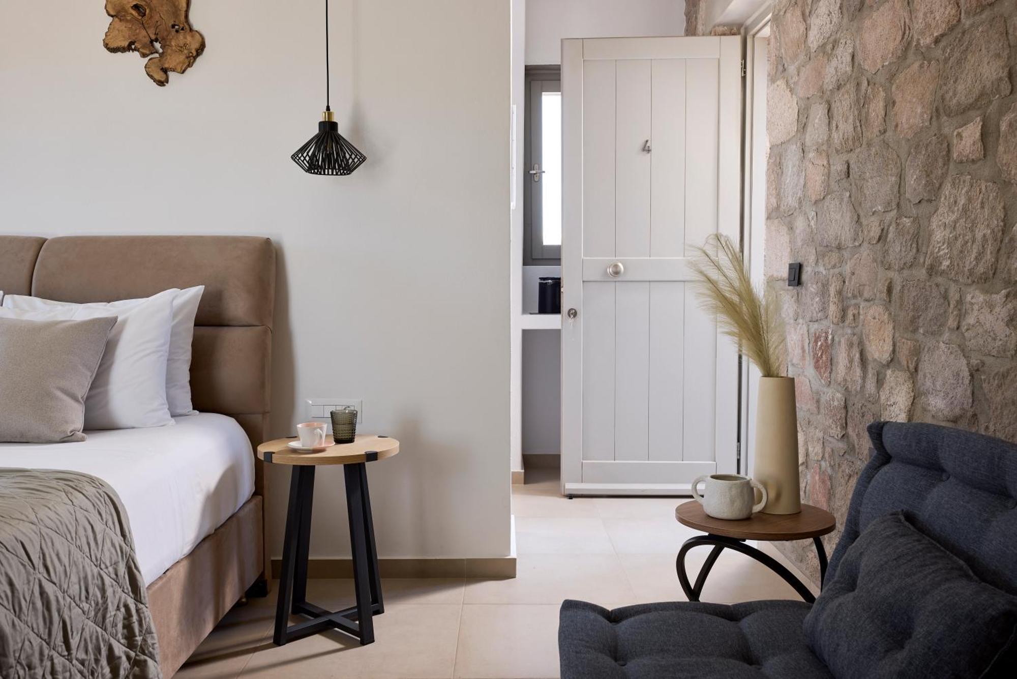 Kedros Milos Suites Adamantas  Quarto foto