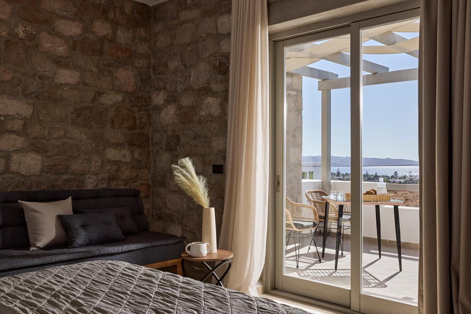 Kedros Milos Suites Adamantas  Quarto foto