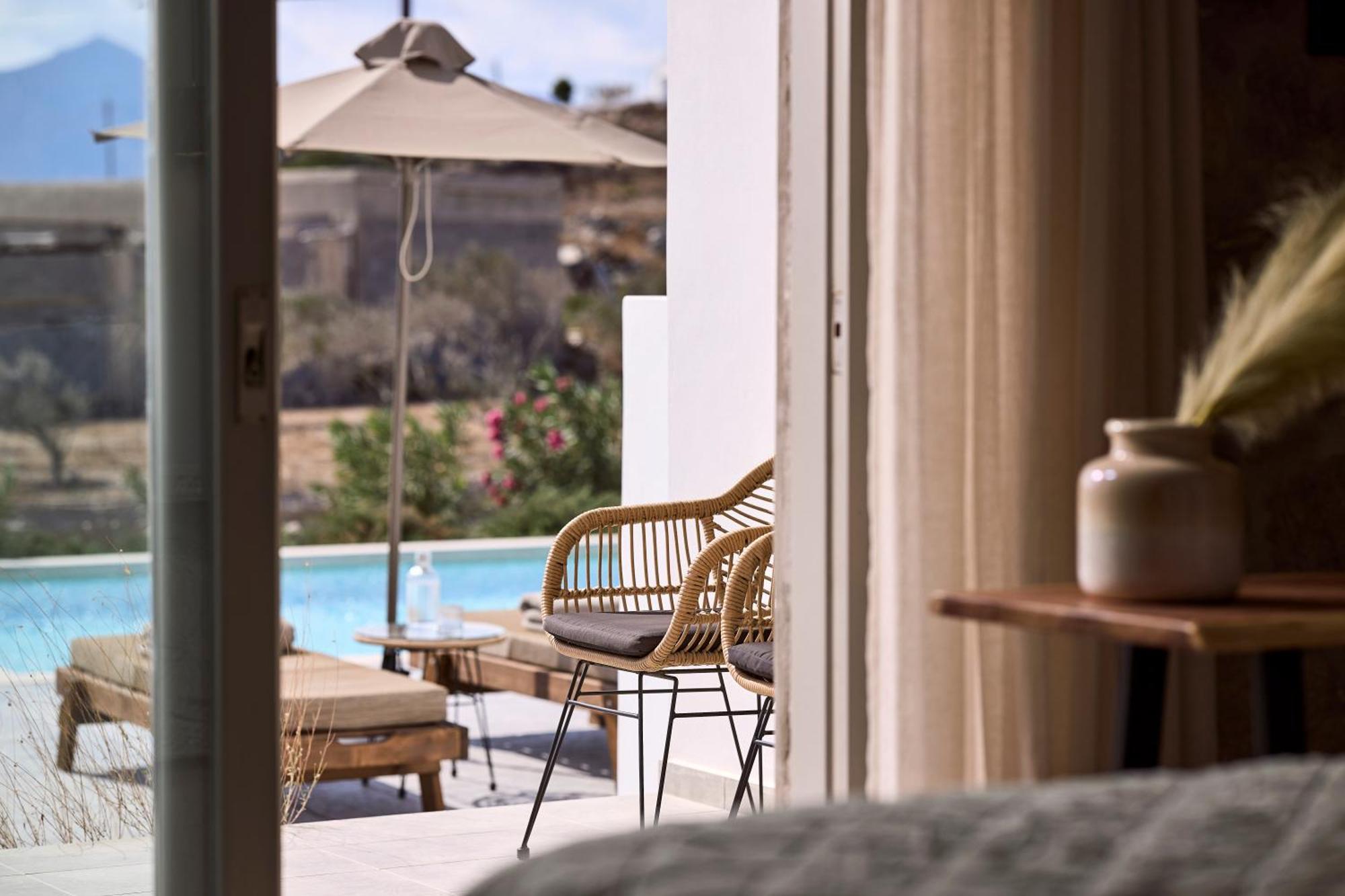 Kedros Milos Suites Adamantas  Quarto foto