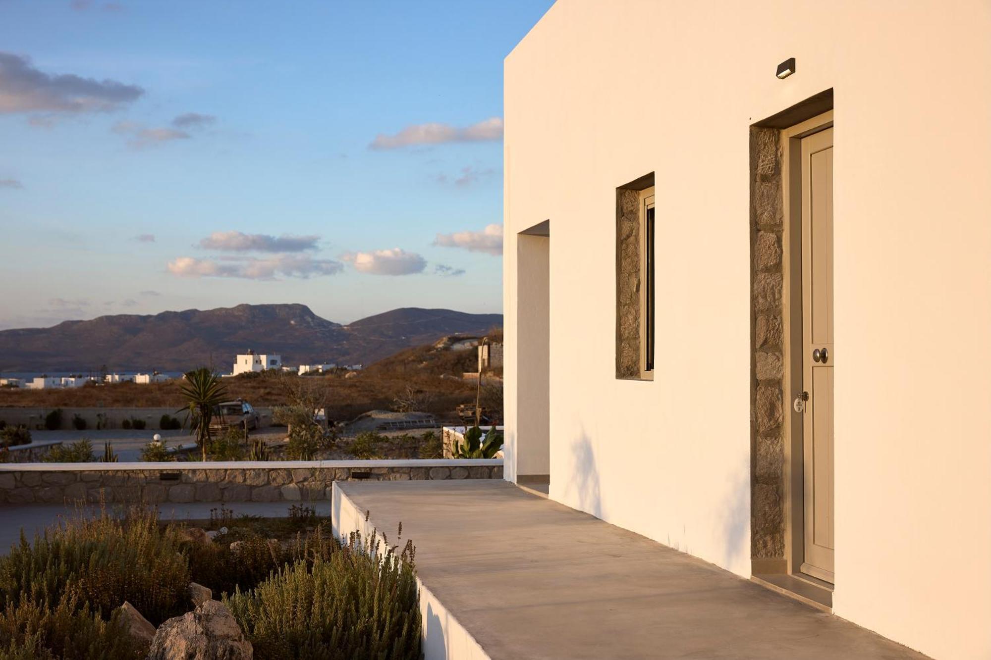 Kedros Milos Suites Adamantas  Quarto foto