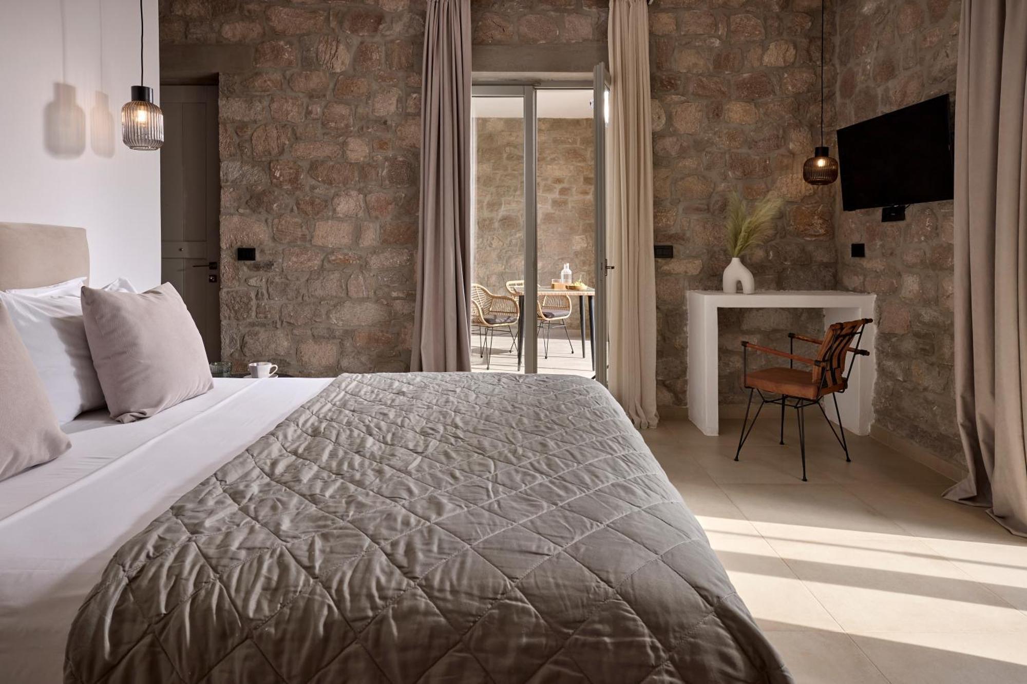 Kedros Milos Suites Adamantas  Quarto foto