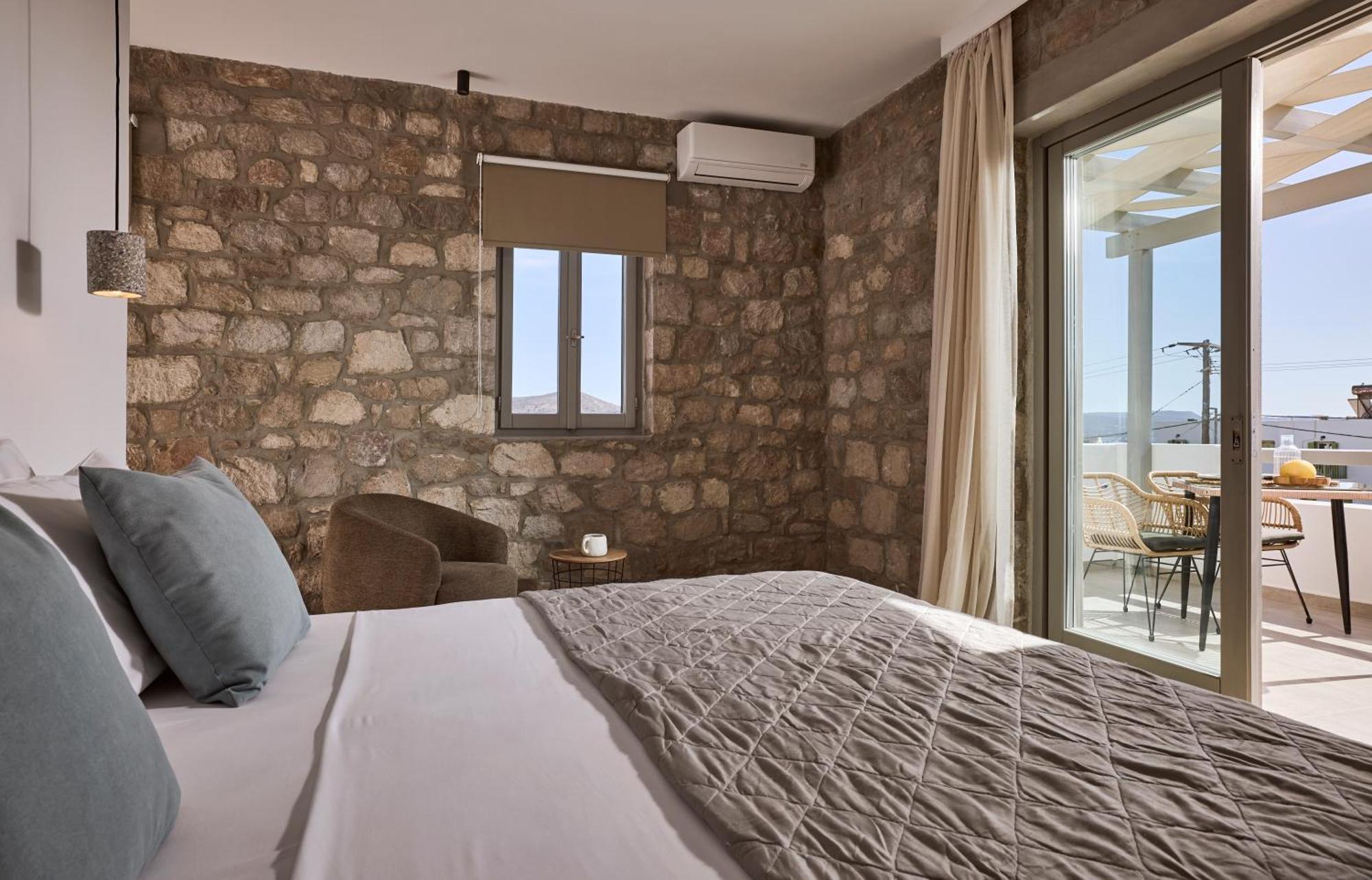 Kedros Milos Suites Adamantas  Quarto foto