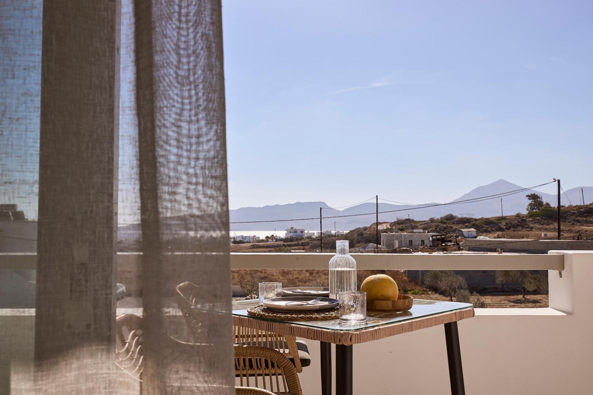 Kedros Milos Suites Adamantas  Quarto foto